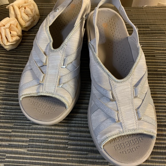 Bezees Firefly Open-Toe Wedge Sandal. Size 10M. Color Sand Samba. - Picture 4 of 11